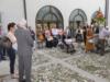 Il pubblico presente all'inaugurazione della Mostra nel cortile di Palazzo Elti 