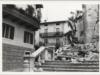 La gradinata della chiesa di S. Maria delle Grazie e a sx casa Candusso (foto/archivio Luciano Vale) 