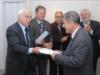 Il Pres. Vale premia il socio Giuseppe Cragnolini